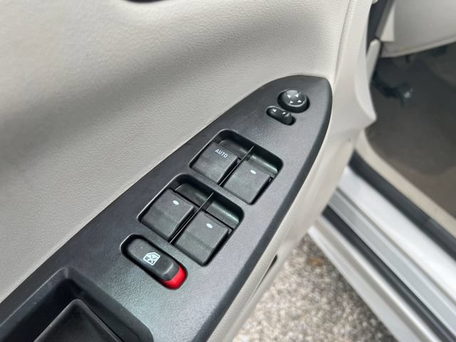Used 2015 Chevrolet Impala LT w/ LT Sunroof Package FWD image 13