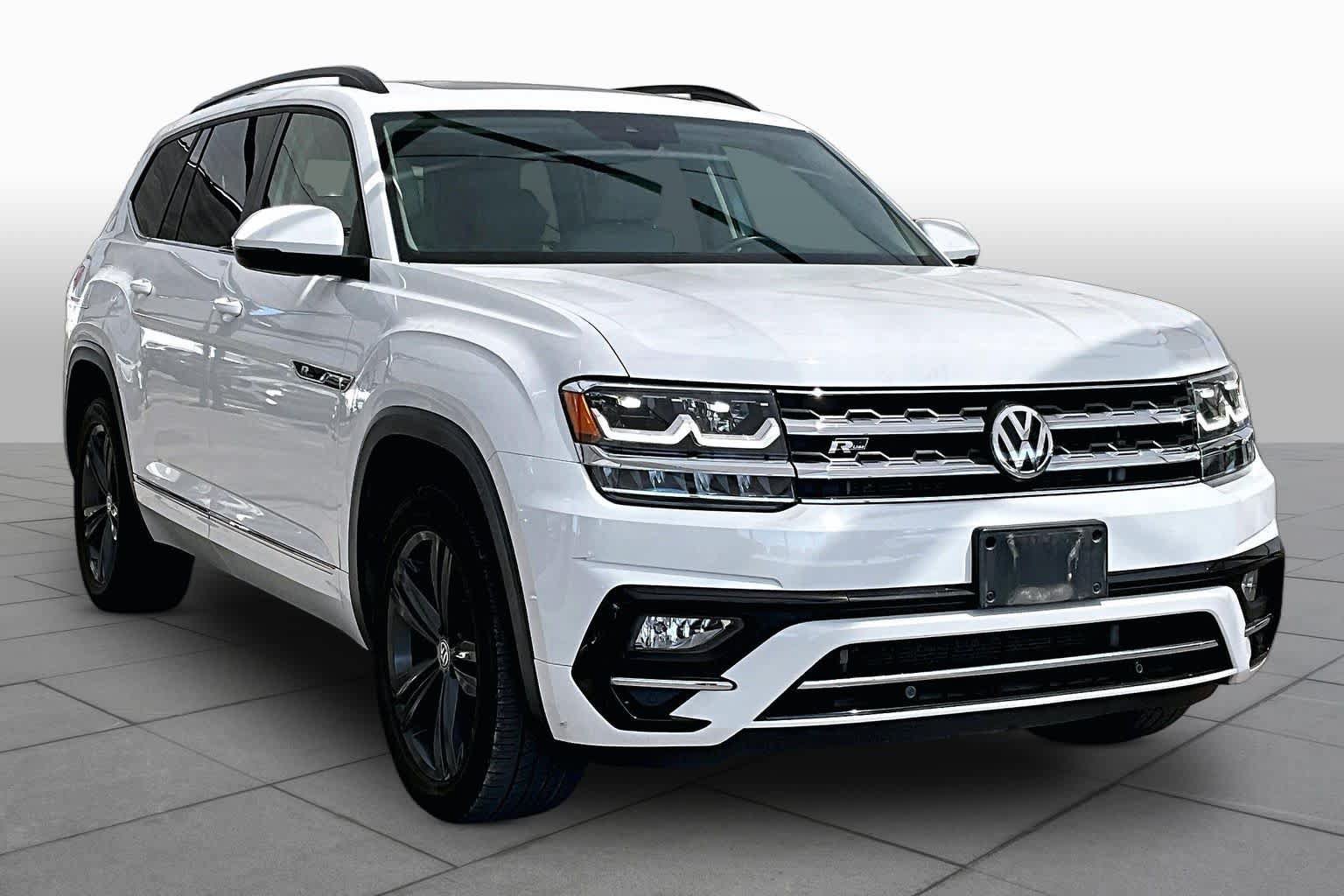 Used 2020 Volkswagen Atlas SE w/ Panoramic Sunroof Package FWD image 3