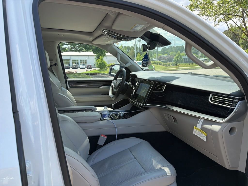 Used 2024 Jeep Wagoneer 2WD w/ Premium Group I image 24