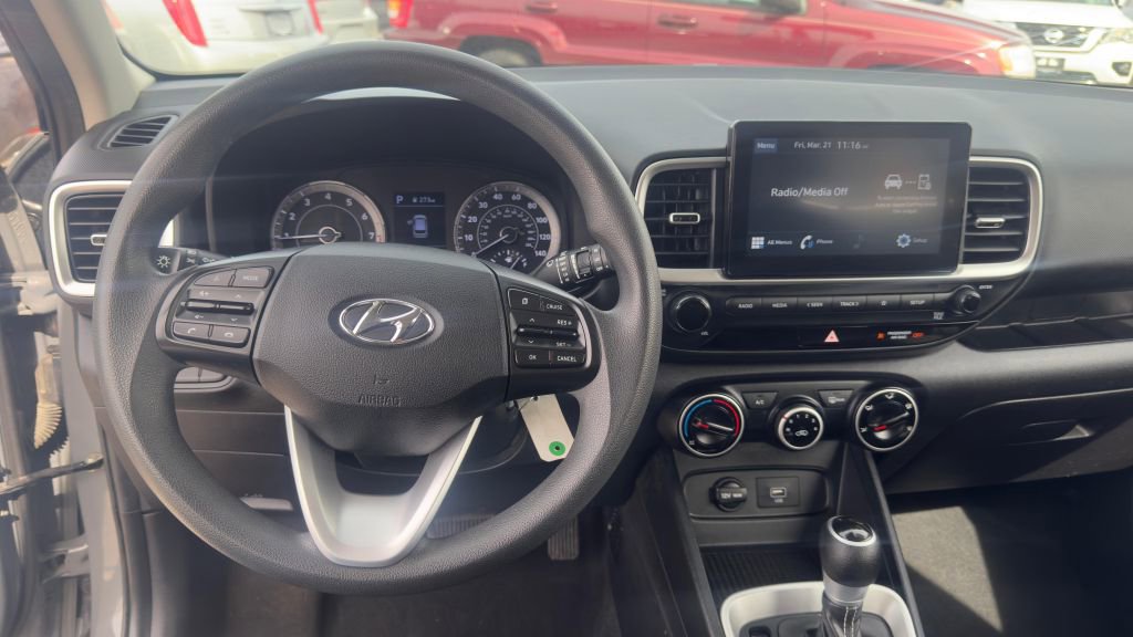 Used 2021 Hyundai Venue SE FWD image 23
