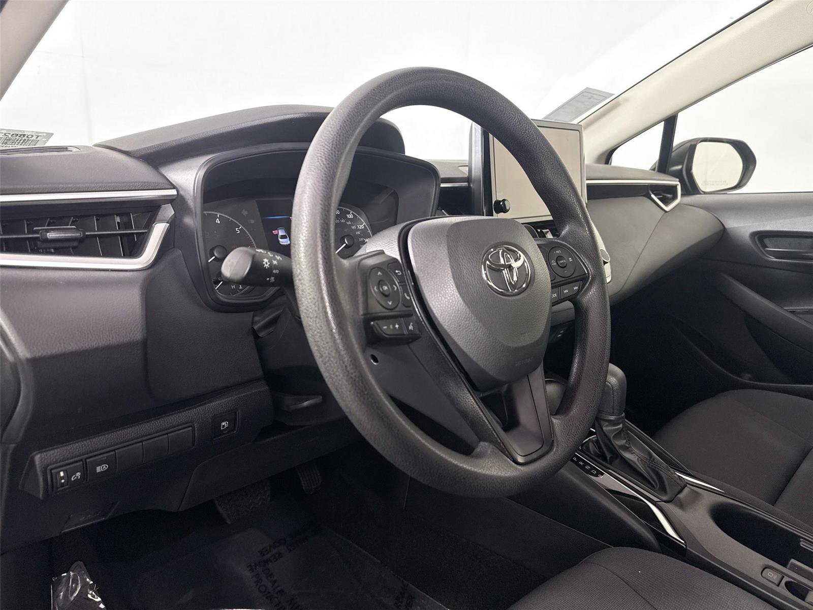 Certified 2025 Toyota Corolla LE image 4