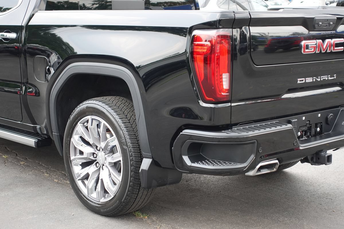 Used 2023 GMC Sierra 1500 Denali w/ Denali Reserve Package AWD/4WD image 11