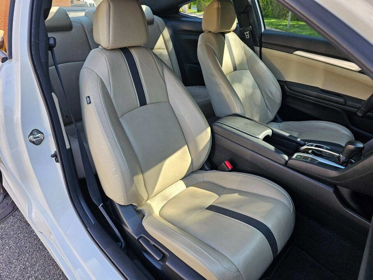 Used 2019 Honda Civic Touring image 33