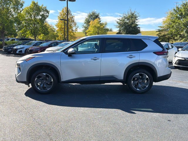 Used 2025 Nissan Rogue SV AWD/4WD image 7
