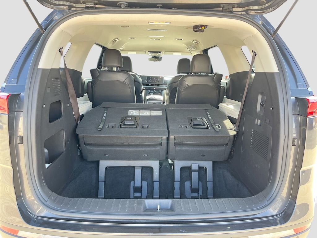 Used 2024 Kia Carnival LX image 24