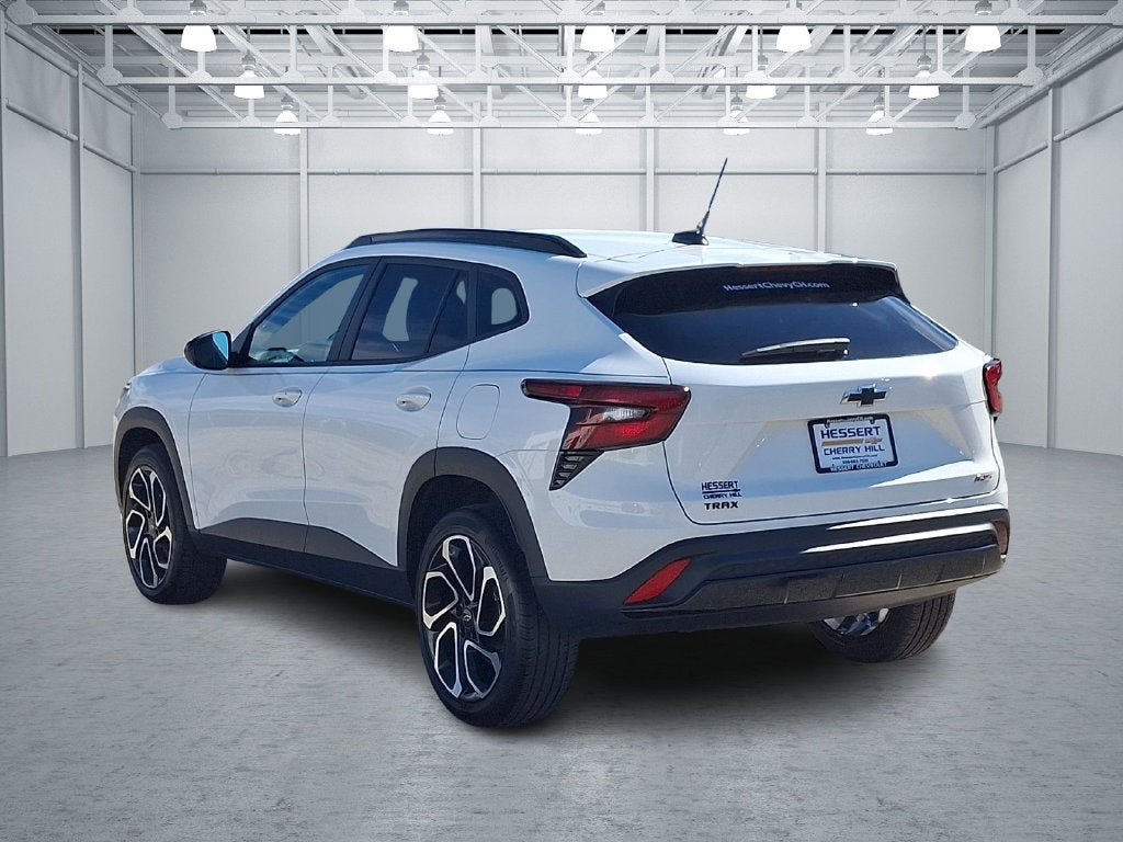 Certified 2024 Chevrolet Trax RS FWD image 5