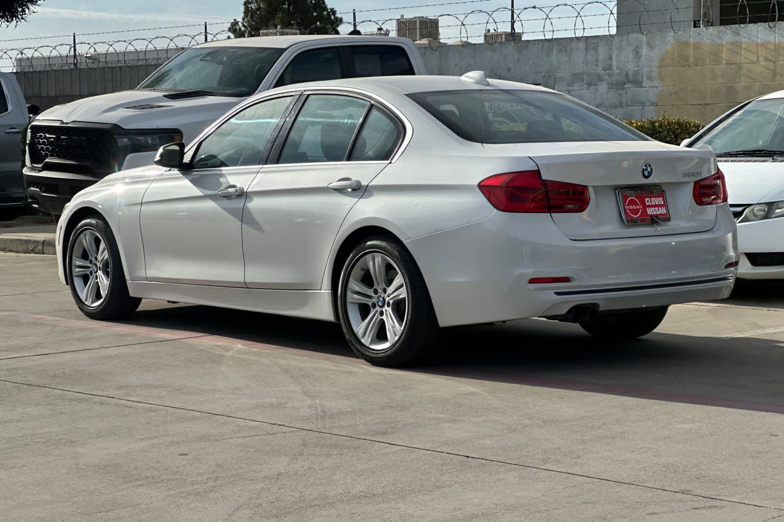 Used 2017 BMW 330i Sedan RWD image 7