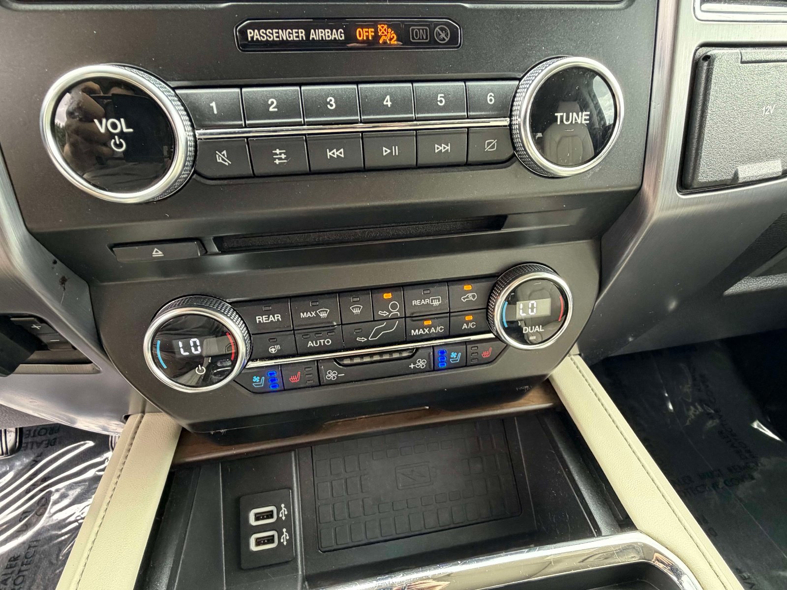 Used 2018 Ford Expedition Max Platinum AWD/4WD image 10