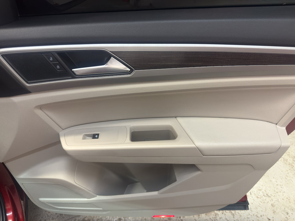 Used 2018 Volkswagen Atlas SEL AWD/4WD image 22