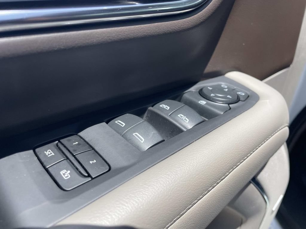 Used 2024 Chevrolet Tahoe LT RWD image 14