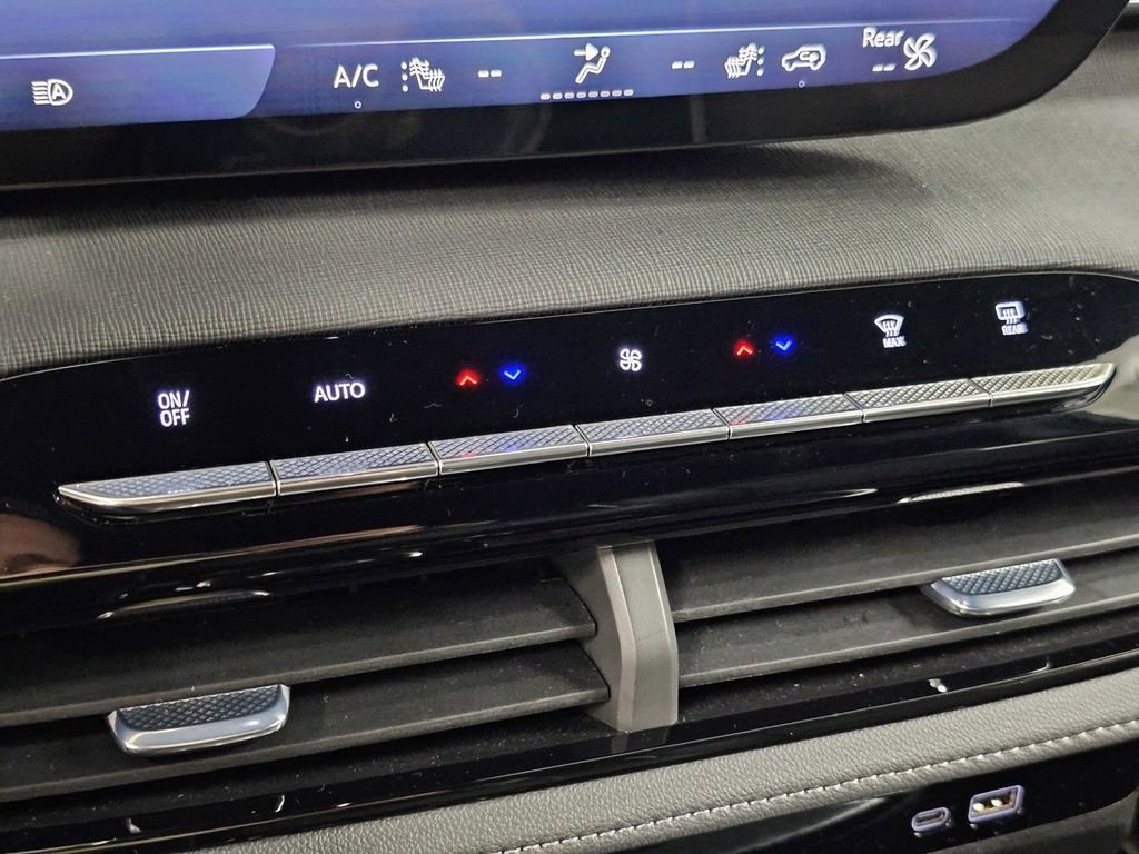 Used 2025 Buick Enclave Preferred image 16