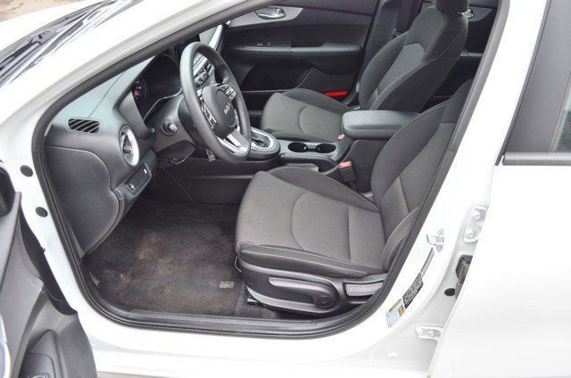 Used 2023 Kia Forte LXS image 17