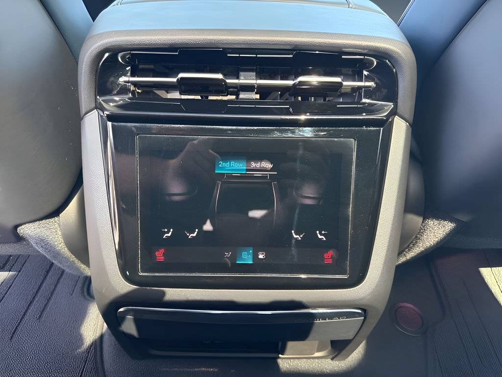 Used 2025 Cadillac Escalade IQ Luxury 2 w/ LPO, Premium Carpet Package AWD/4WD image 18