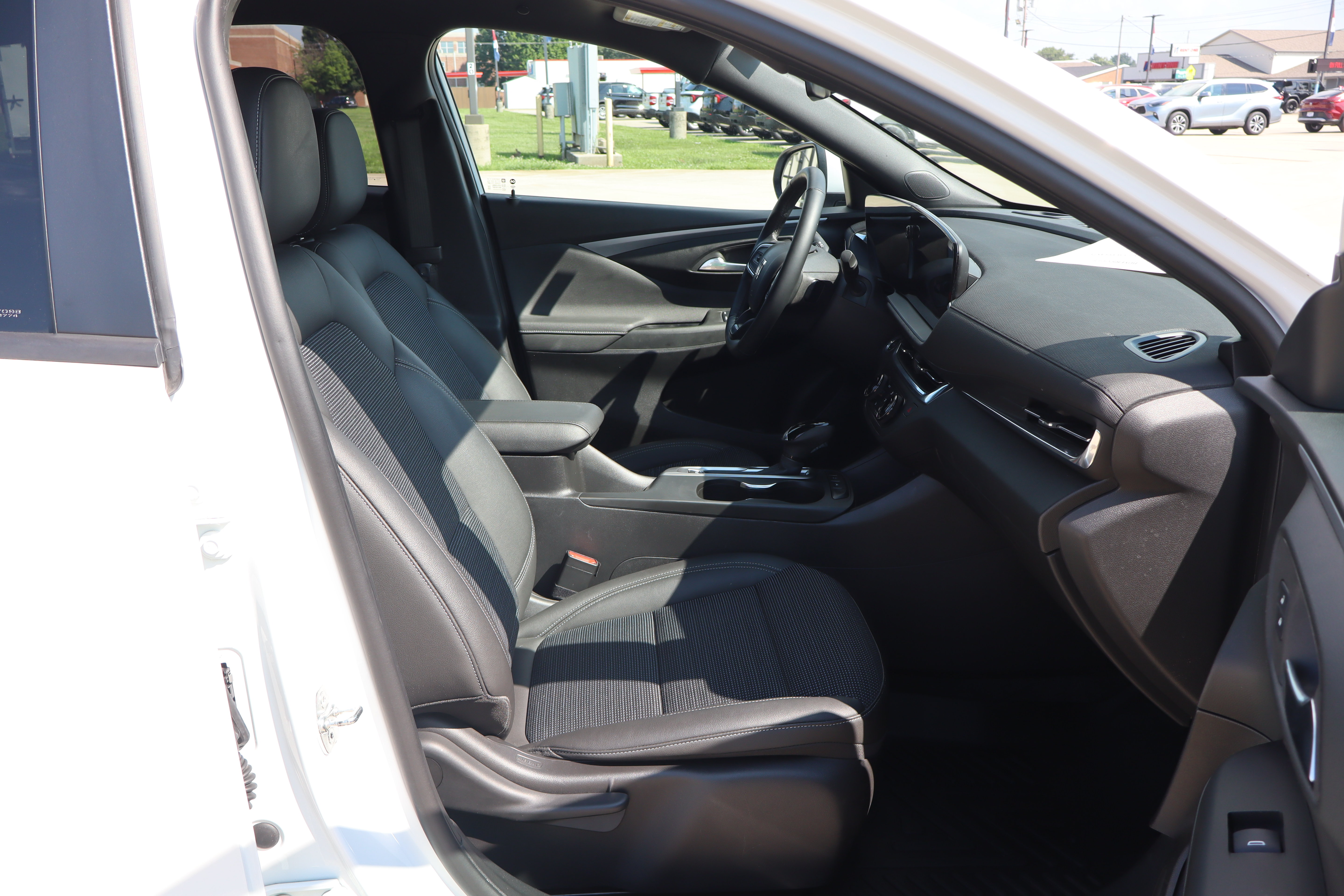Used 2024 Buick Envista Preferred w/ Convenience I Package FWD image 12