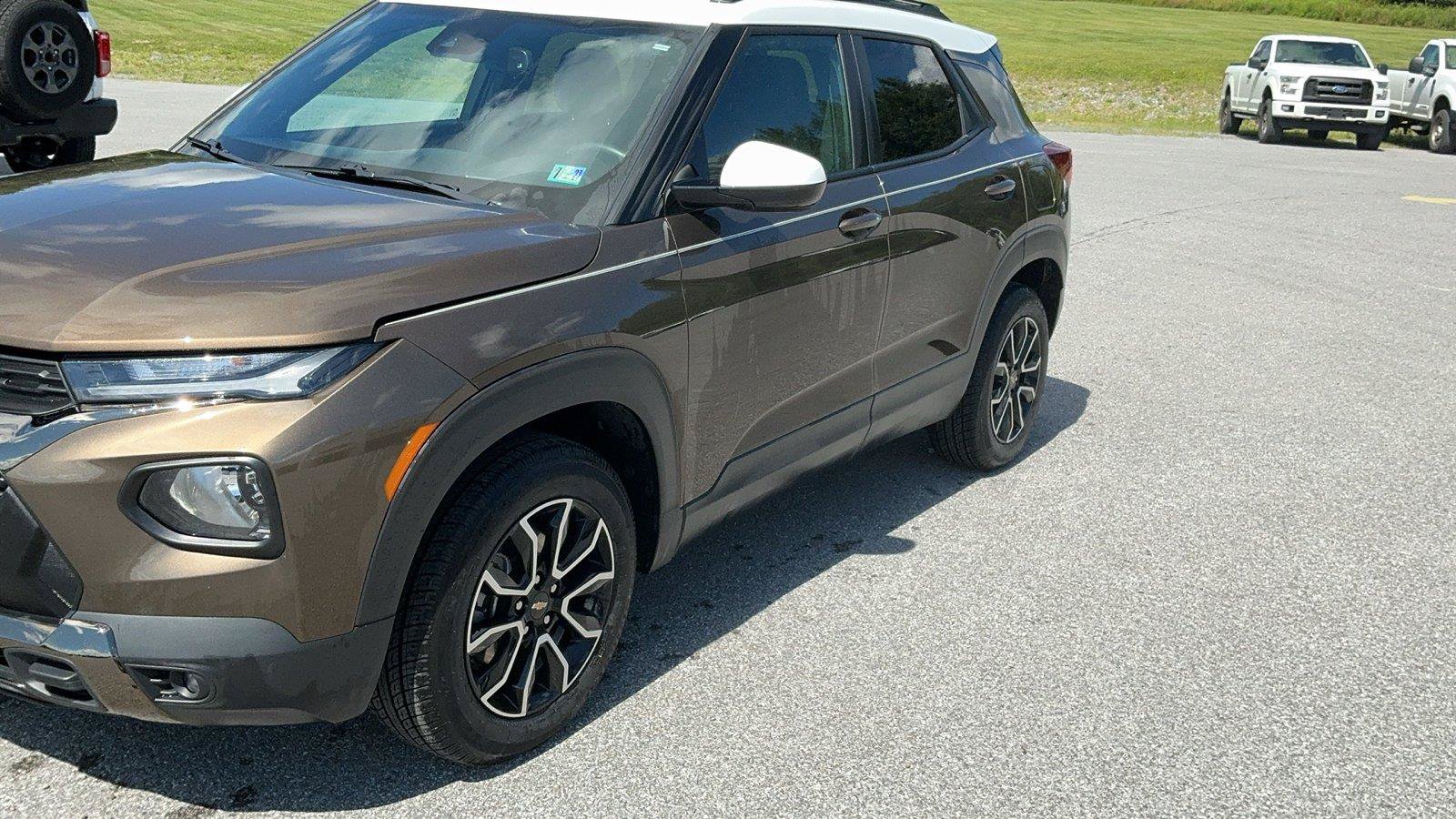 Used 2022 Chevrolet TrailBlazer ACTIV w/ Sun and Liftgate Package AWD/4WD image 1