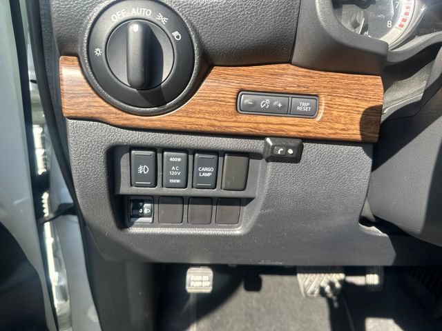 Used 2017 Nissan Titan Platinum Reserve RWD image 22