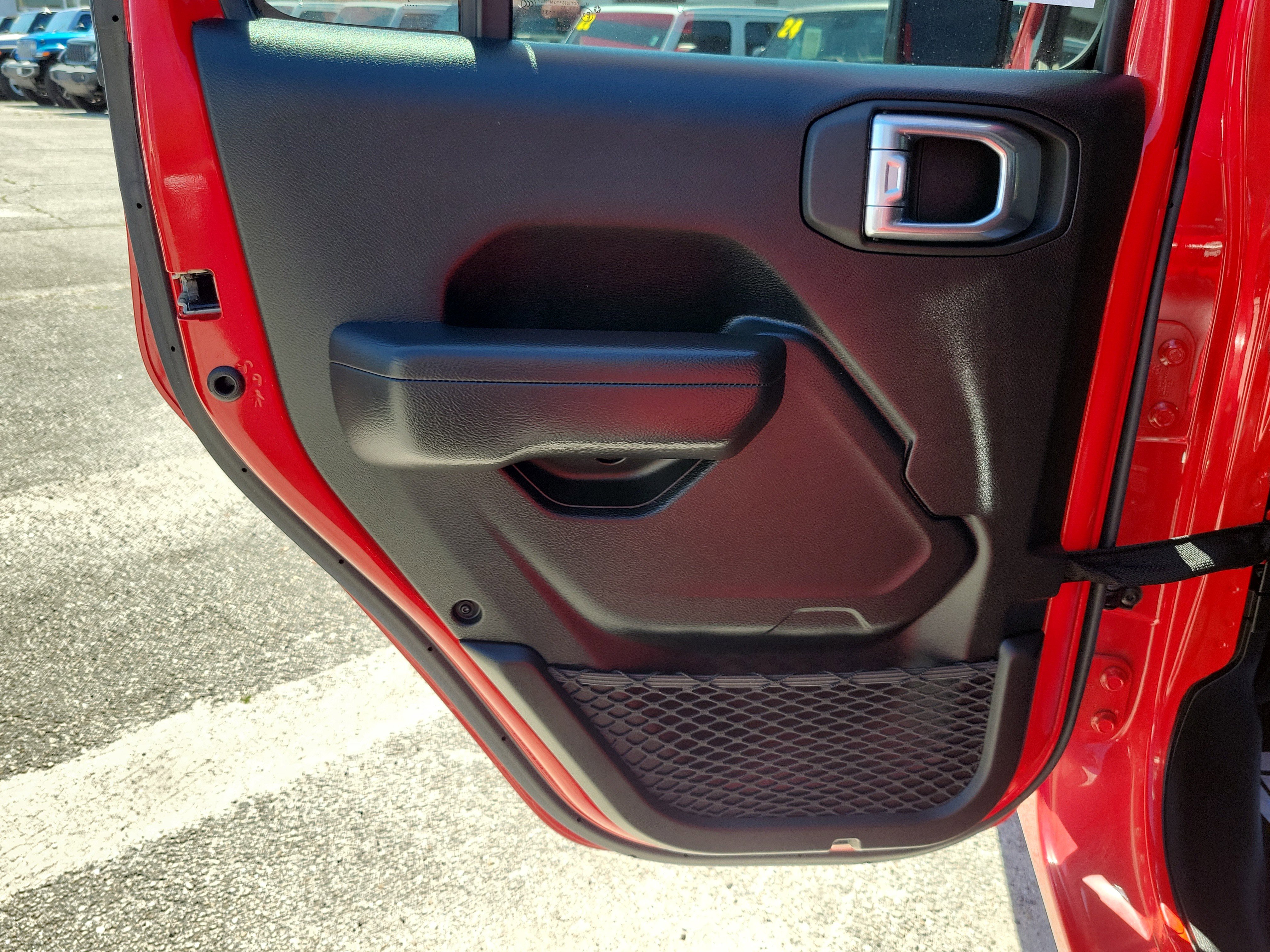 Used 2024 Jeep Gladiator Sport AWD/4WD image 10