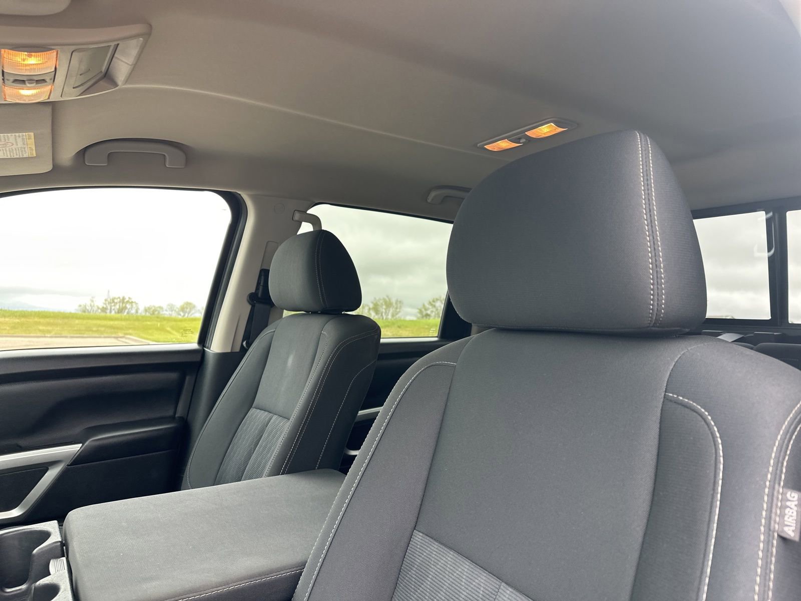 Used 2017 Nissan Titan SV AWD/4WD image 16