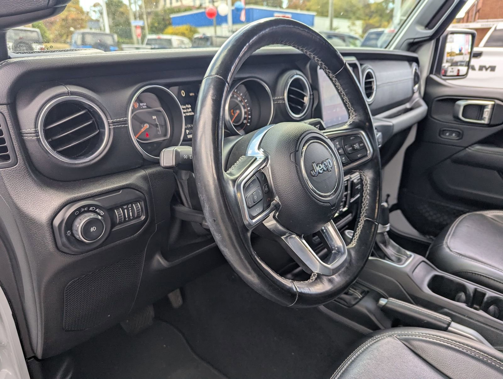Used 2020 Jeep Wrangler Unlimited Sahara image 6