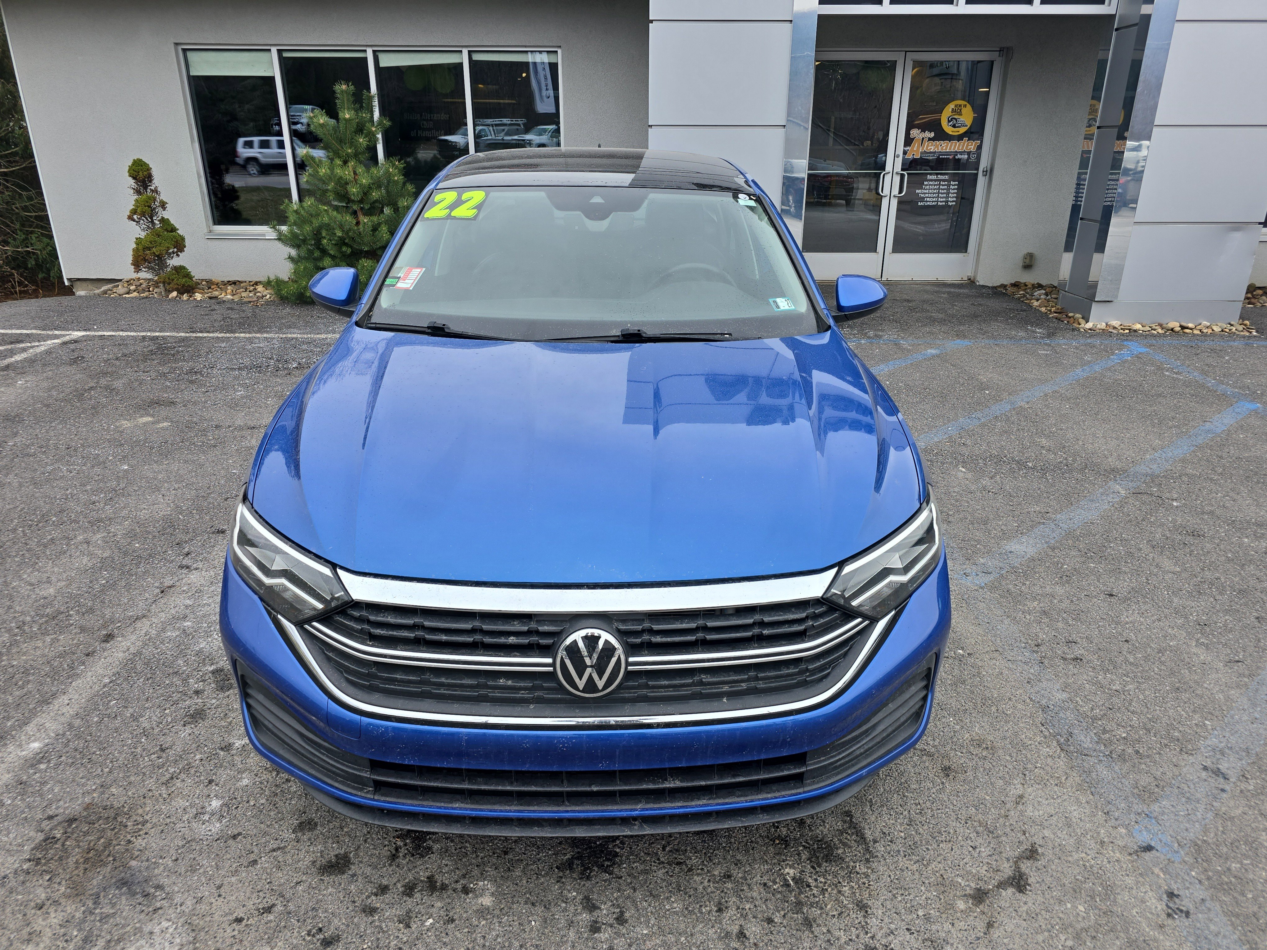 Used 2022 Volkswagen Jetta SE FWD image 9