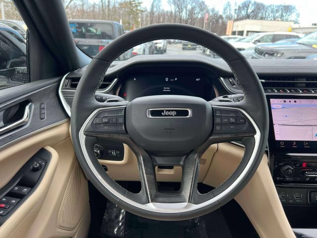 Certified 2024 Jeep Grand Cherokee Limited w/ Black Appearance Package AWD/4WD image 18