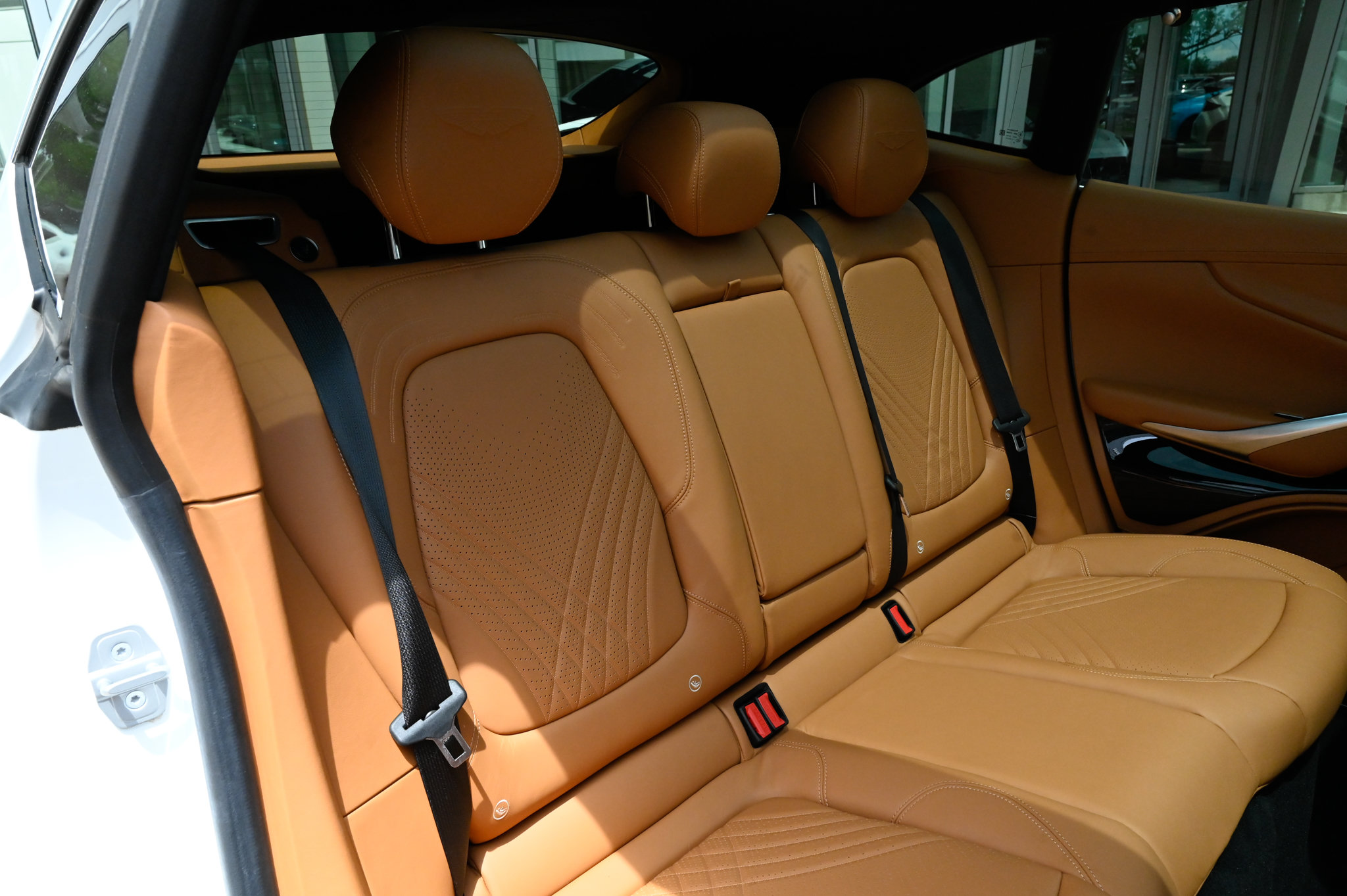Used 2024 Aston Martin DBX AWD/4WD image 49