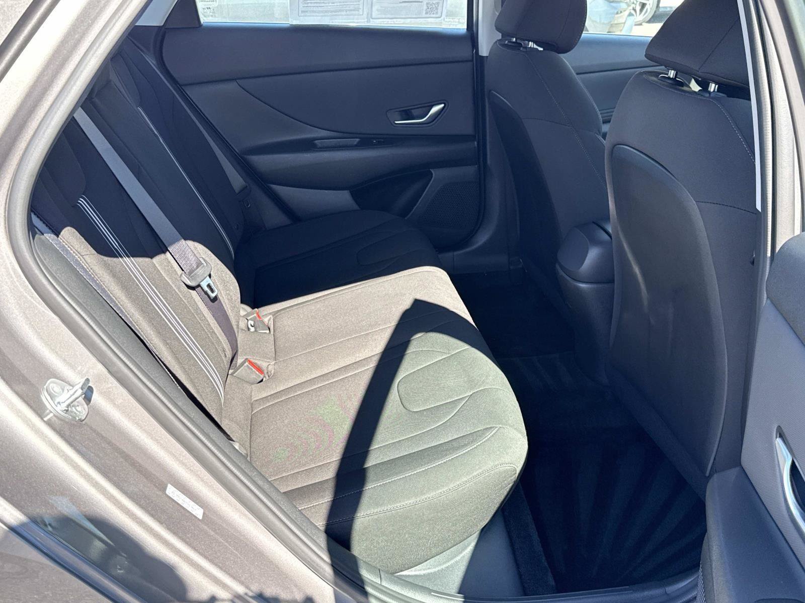 Used 2023 Hyundai Elantra SEL w/ Convenience Package FWD image 21