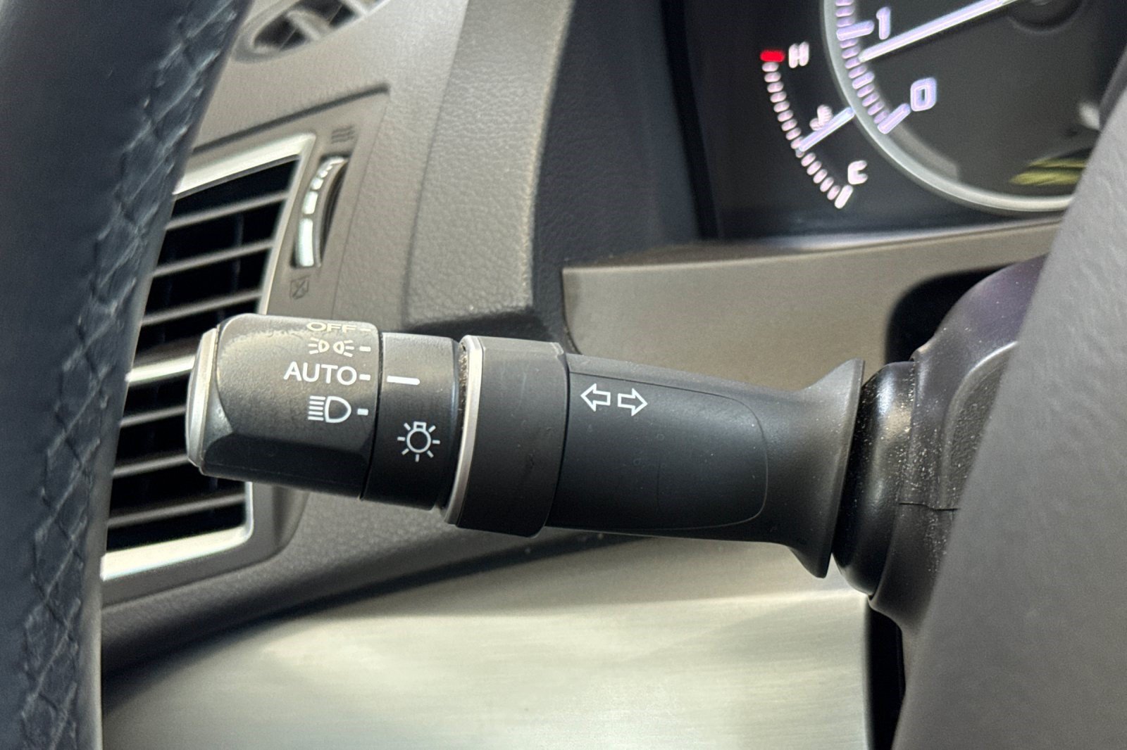Used 2017 Acura RDX w/ Tech & AcuraWatch Plus Pack FWD image 32