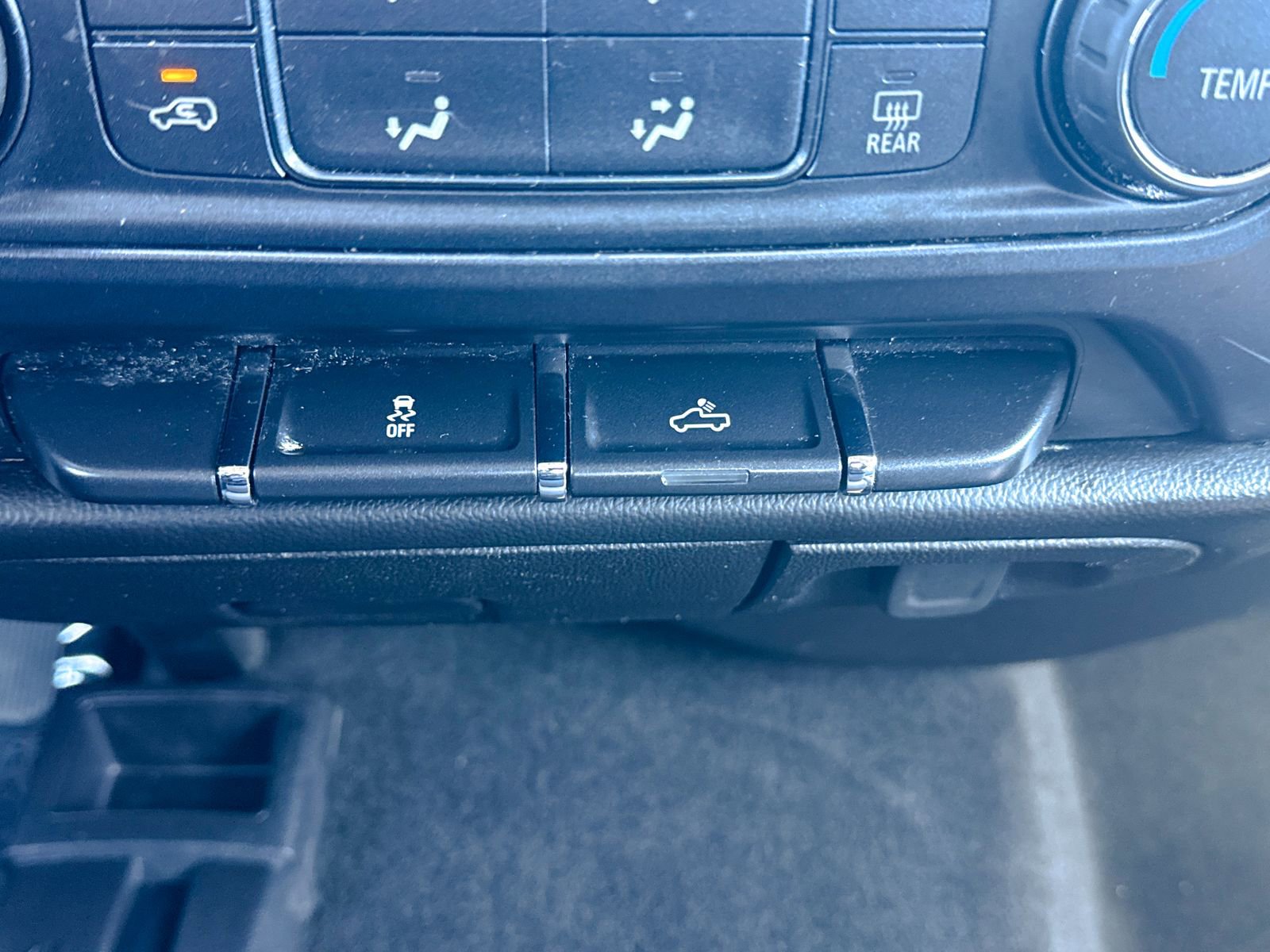 Used 2018 Chevrolet Silverado 1500 Custom w/ Custom Value Package image 33