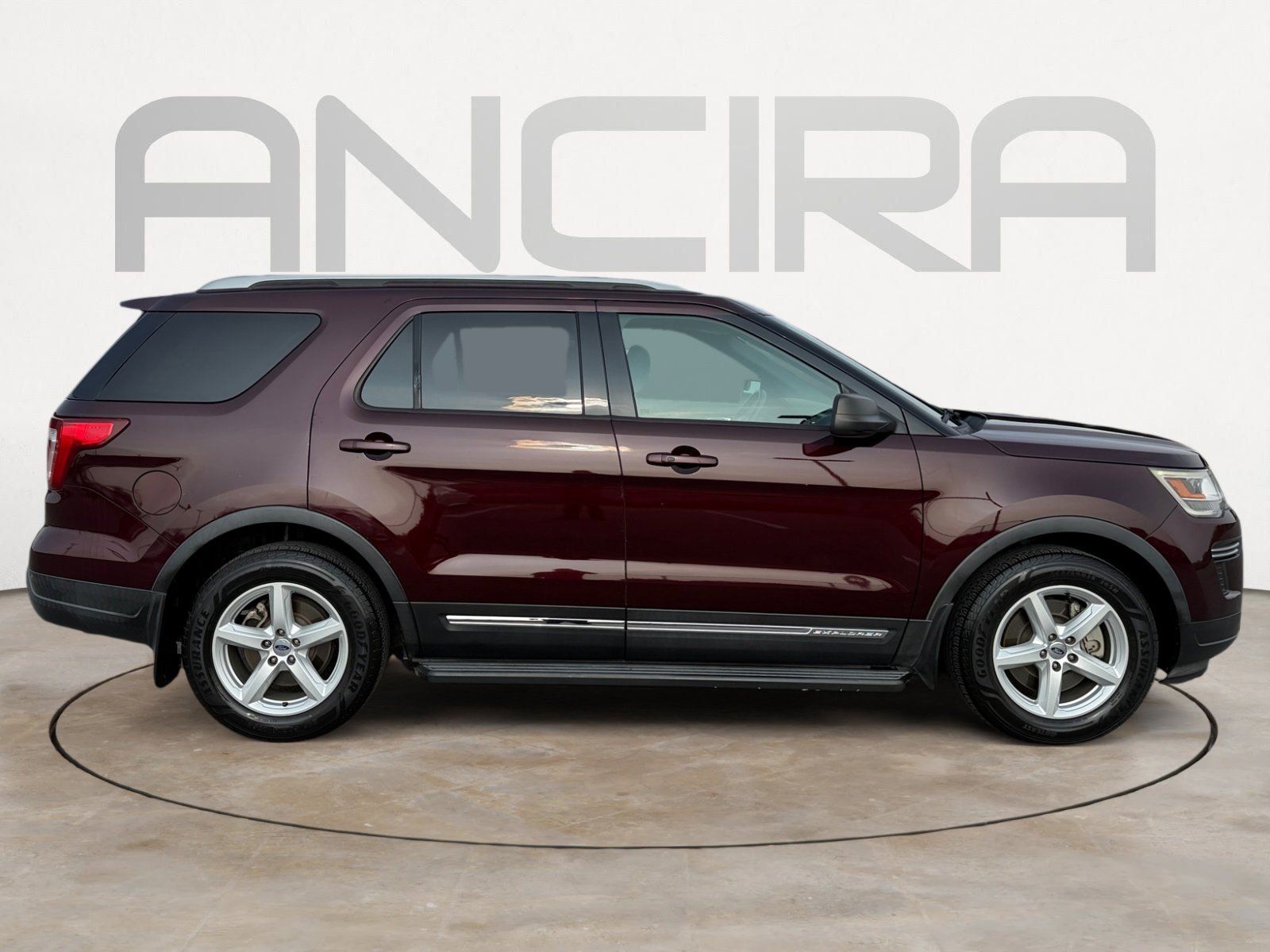 Used 2018 Ford Explorer XLT FWD image 13