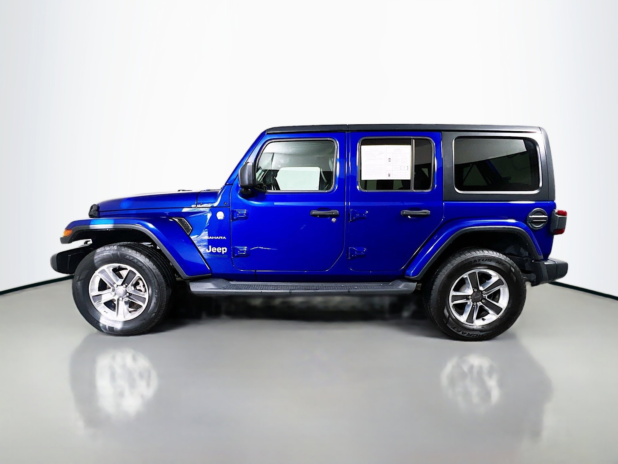 Used 2018 Jeep Wrangler Unlimited Sahara AWD/4WD image 9