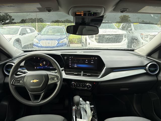 Used 2024 Chevrolet Trax LT FWD image 19