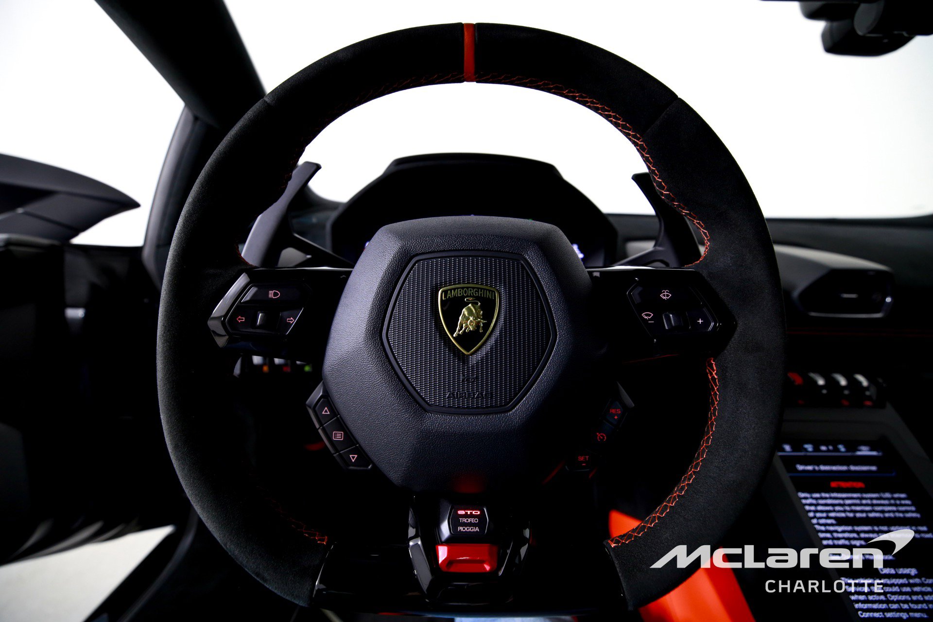 Used 2022 Lamborghini Huracan STO RWD image 13