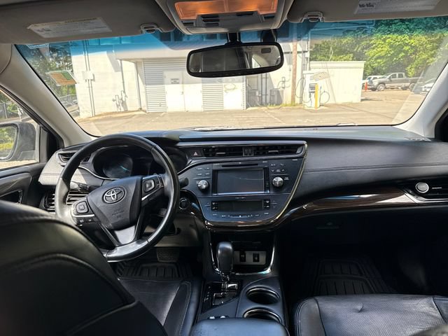 Used 2015 Toyota Avalon Limited w/ Technology Package FWD image 10