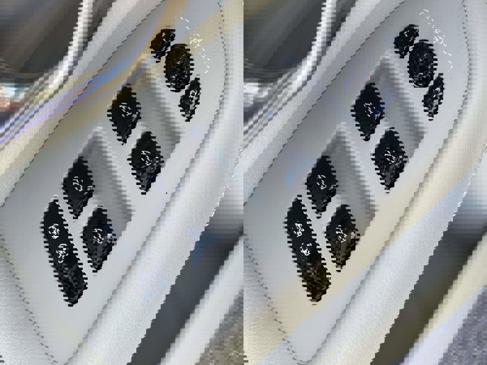 Certified 2024 Volvo XC90 T8 Plus w/ Protection Package Premier image 19