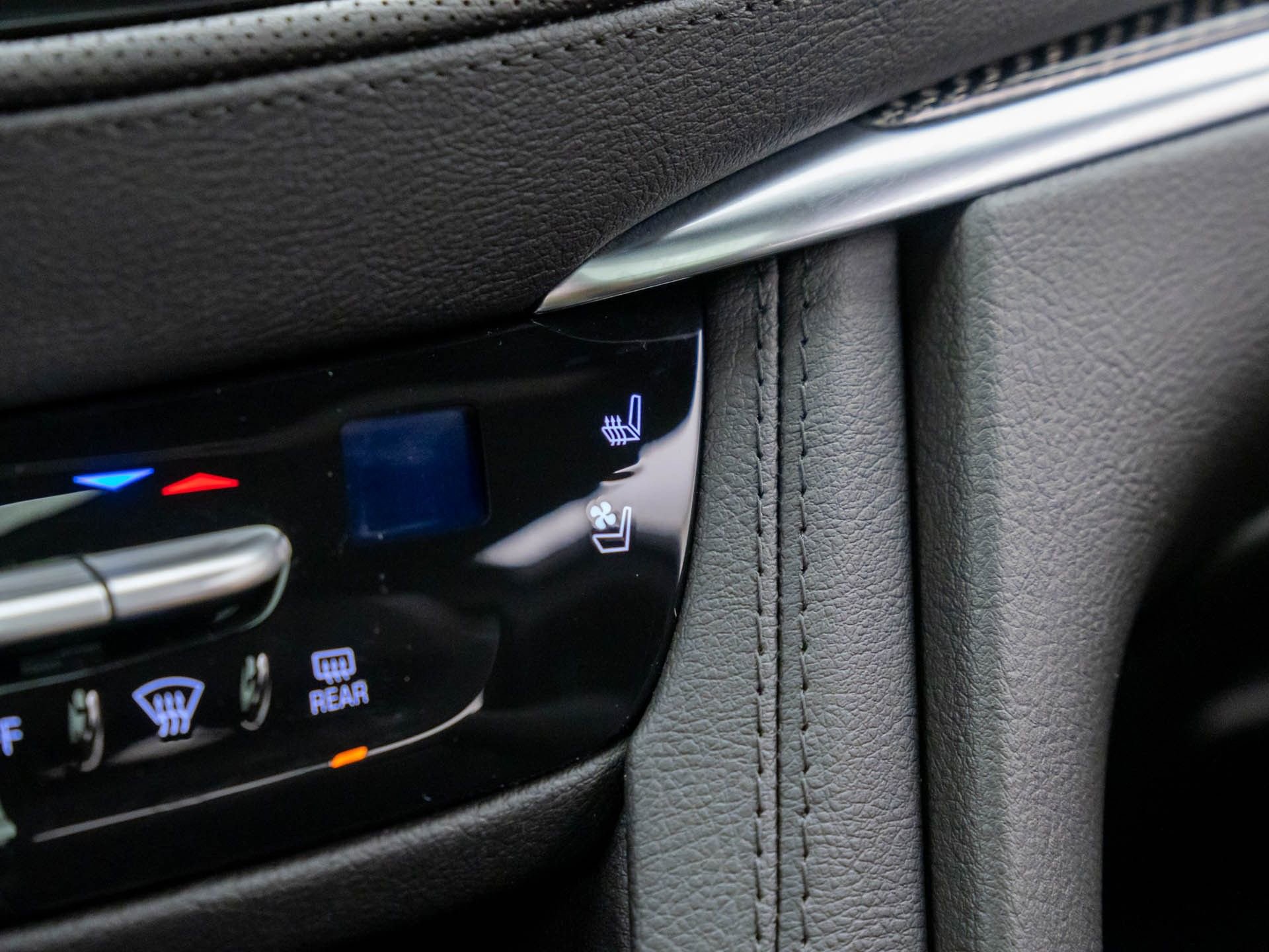 New 2026 Cadillac XT5 Sportv w/ LPO, Floor Liner Package image 27