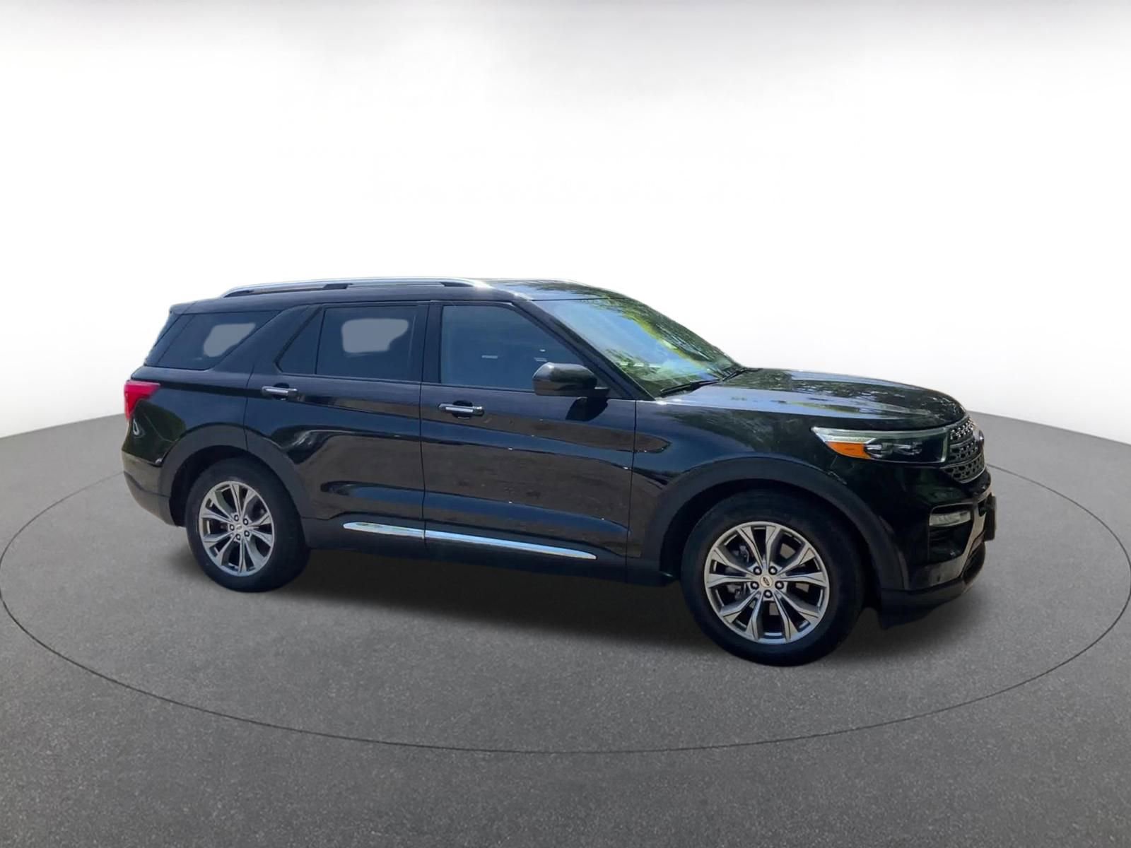 Used 2024 Ford Explorer Limited image 2