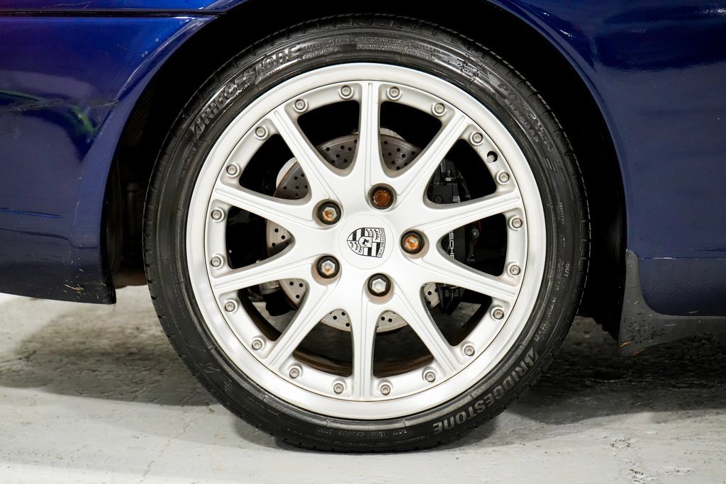 Used 2001 Porsche 911 Carrera image 23