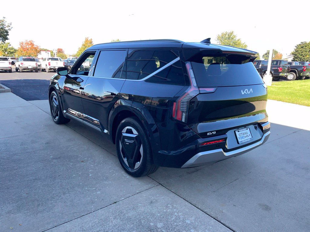 Used 2024 Kia EV9 Land AWD/4WD image 7