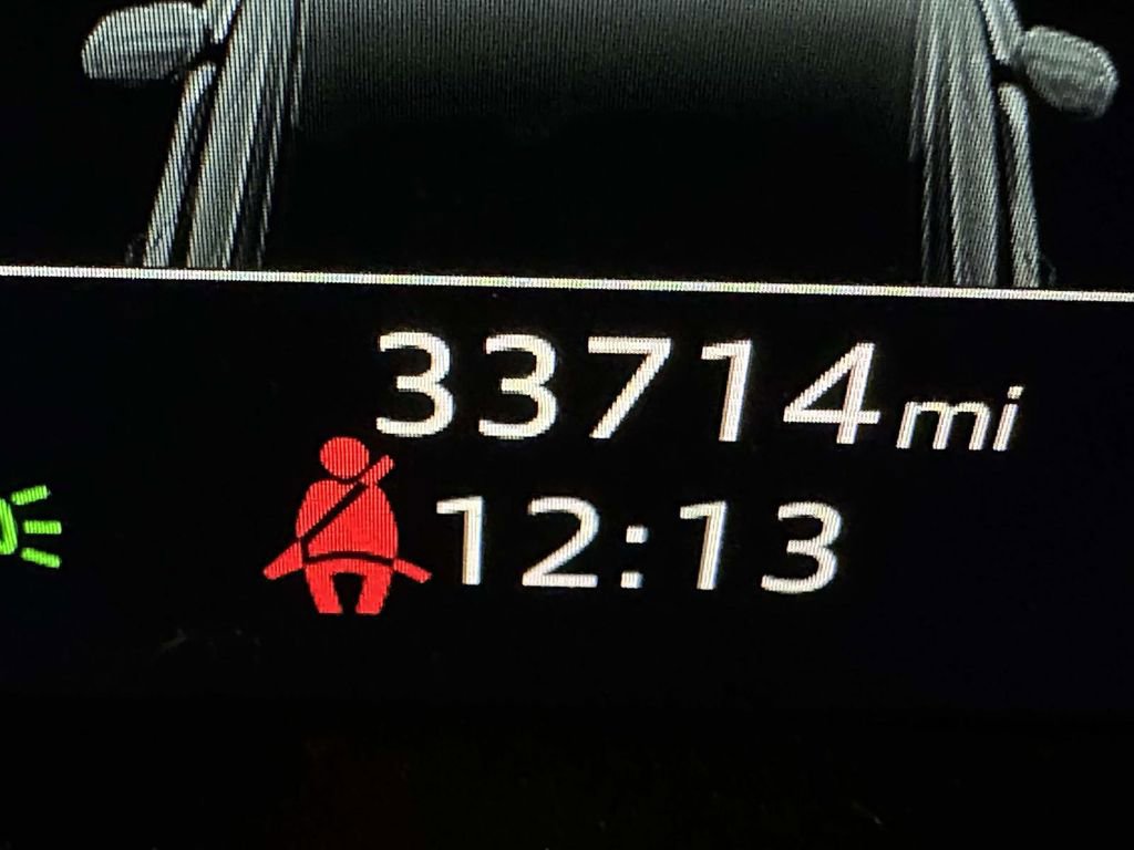 Used 2022 Audi Q8 Premium image 31