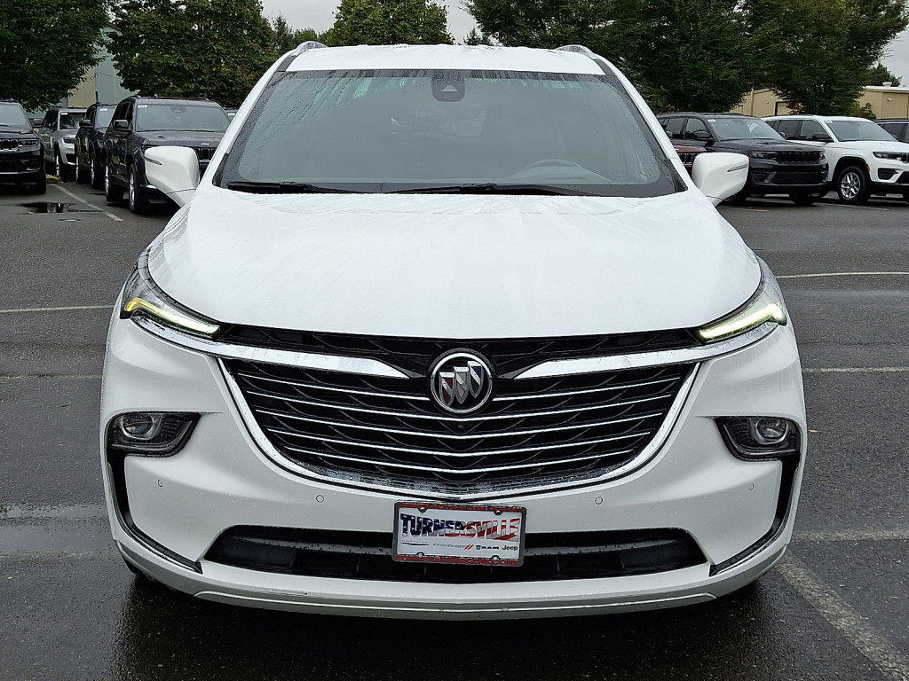 Used 2024 Buick Enclave Premium image 8