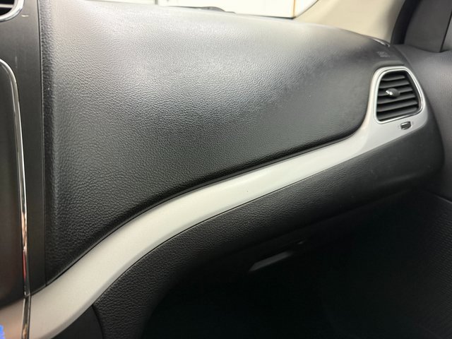 Used 2019 Dodge Journey SE image 21