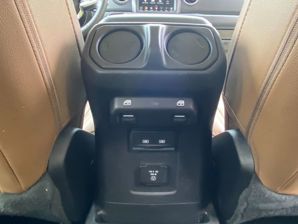 Used 2023 Jeep Wrangler Sahara AWD/4WD image 28
