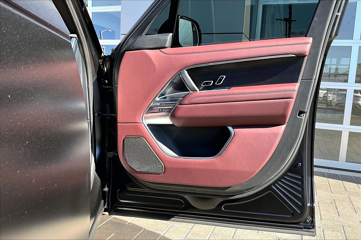 Used 2025 Land Rover Range Rover Autobiography image 23