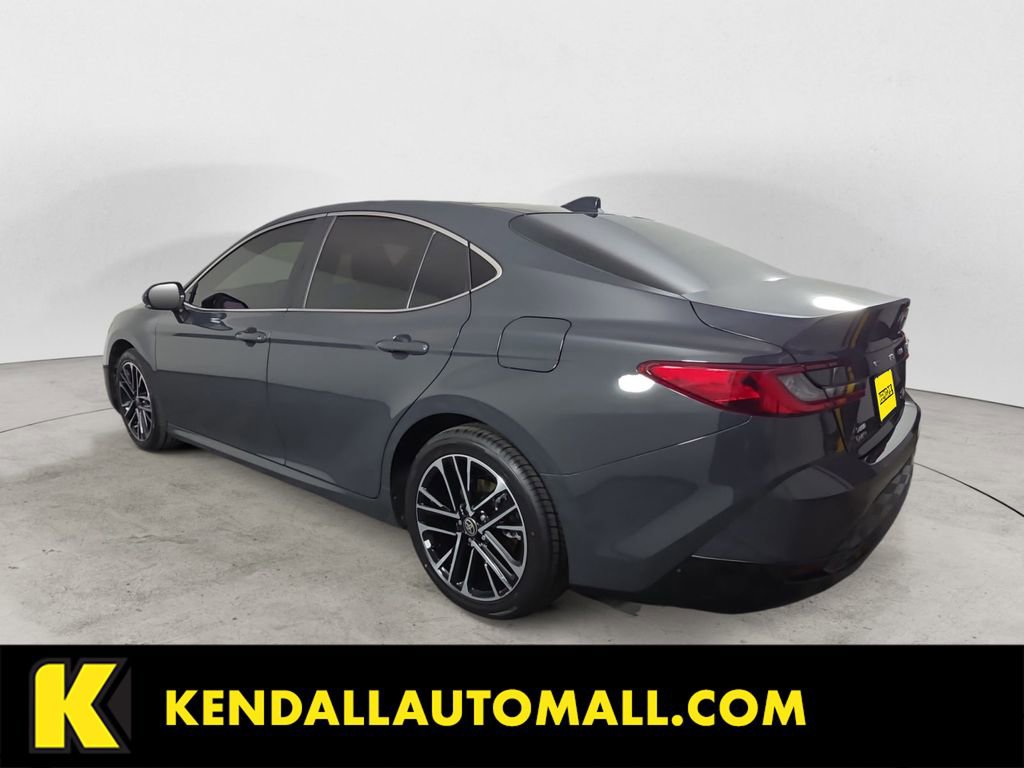 Used 2025 Toyota Camry XLE image 3