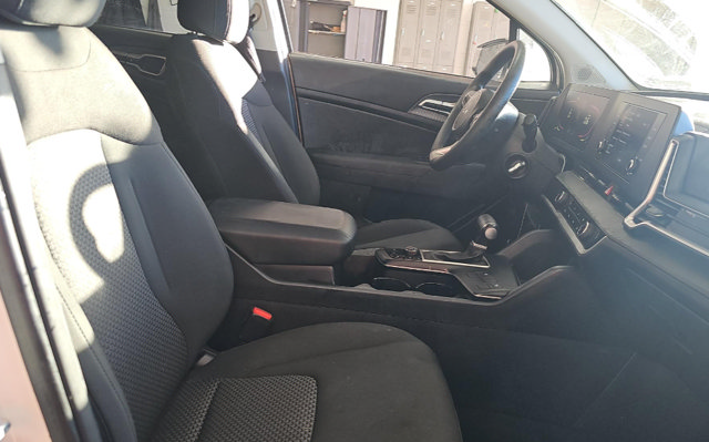 Used 2024 Kia Sportage LX AWD/4WD image 8