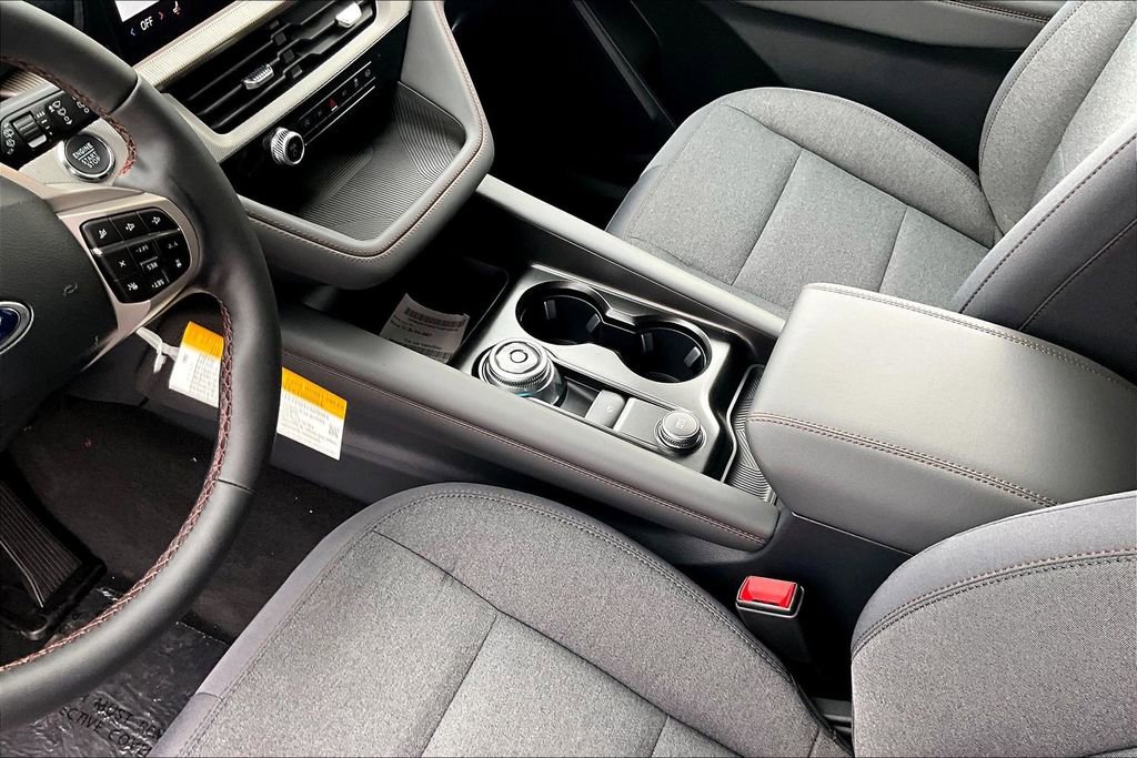 New 2026 Ford Explorer Active image 8