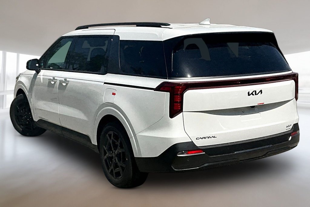 New 2027 Kia Carnival EX FWD image 3