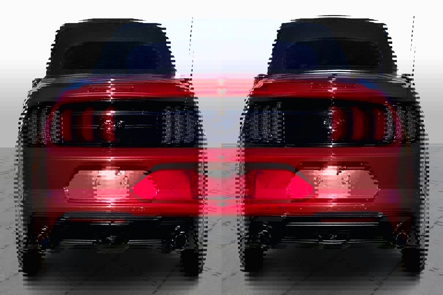 Certified 2018 Ford Mustang Convertible w/ Equipment Group 101A image 4