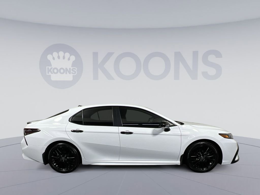 Used 2021 Toyota Camry SE w/ Convenience Package FWD image 12